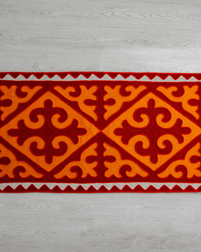 Zhalyn – Handmade Organic Shyrdak Wool Felt Rug (erd and yellow)