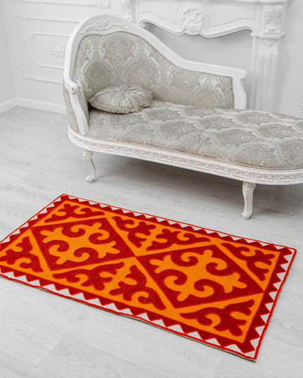 Zhalyn – Handmade Organic Shyrdak Wool Felt Rug (erd and yellow)