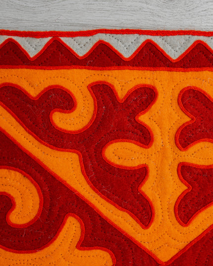 Zhalyn – Handmade Organic Shyrdak Wool Felt Rug (erd and yellow)