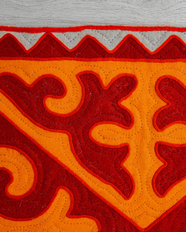 Zhalyn – Handmade Organic Shyrdak Wool Felt Rug (erd and yellow)