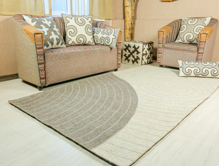 <h2>Handmade Woolen <br/>Felt Rugs & Accessories</h2>